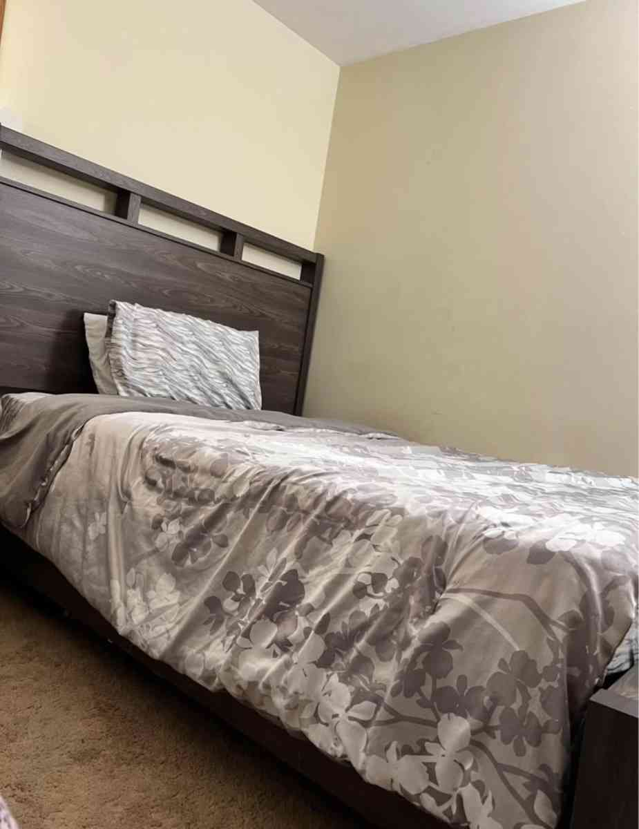 Ashleys furniture Four piece bedroom set - Racine, Wisconsin - FleaMarketBay