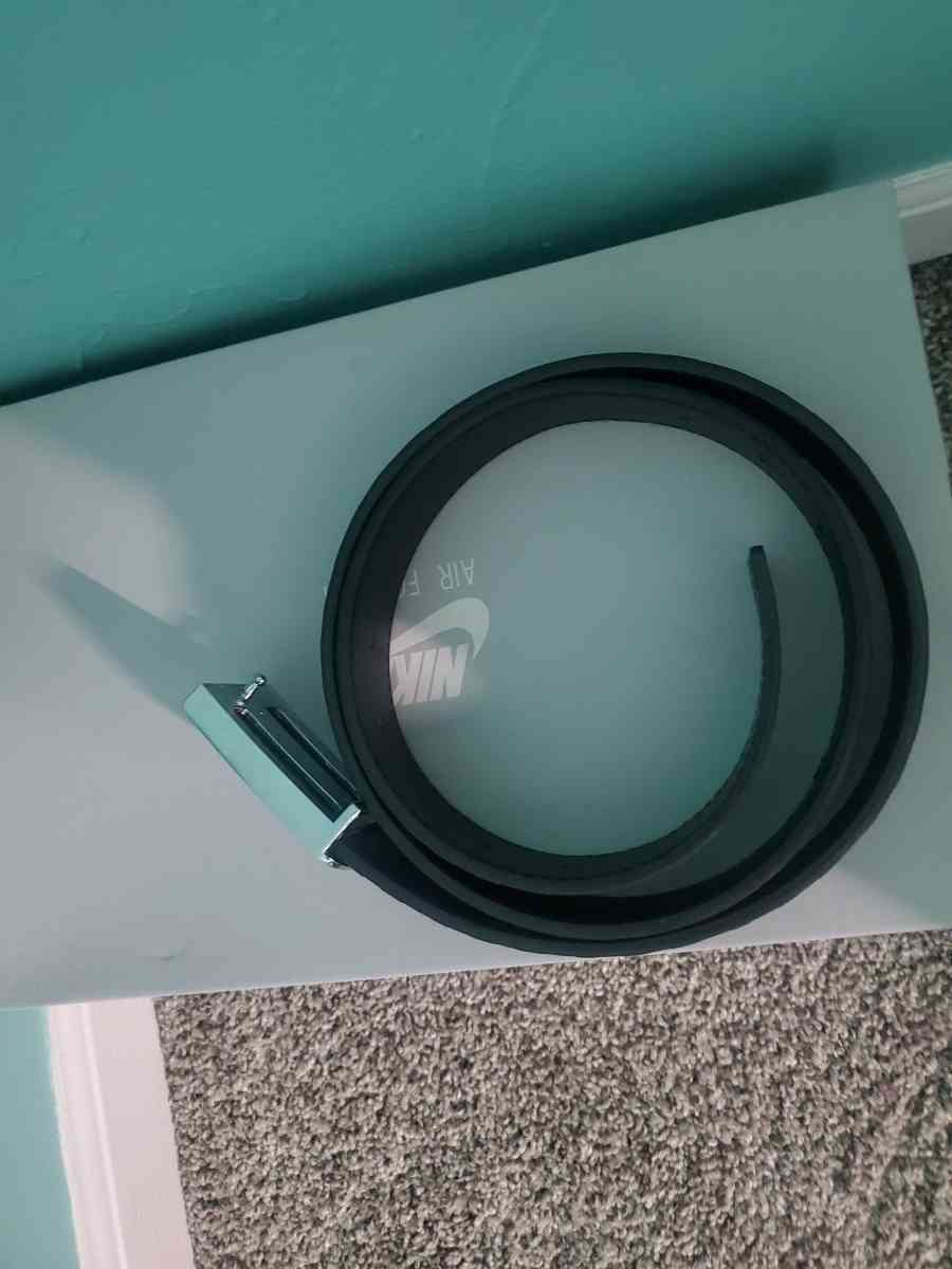 Mens Burberry Belt - Indianapolis, Indiana - FleaMarketBay