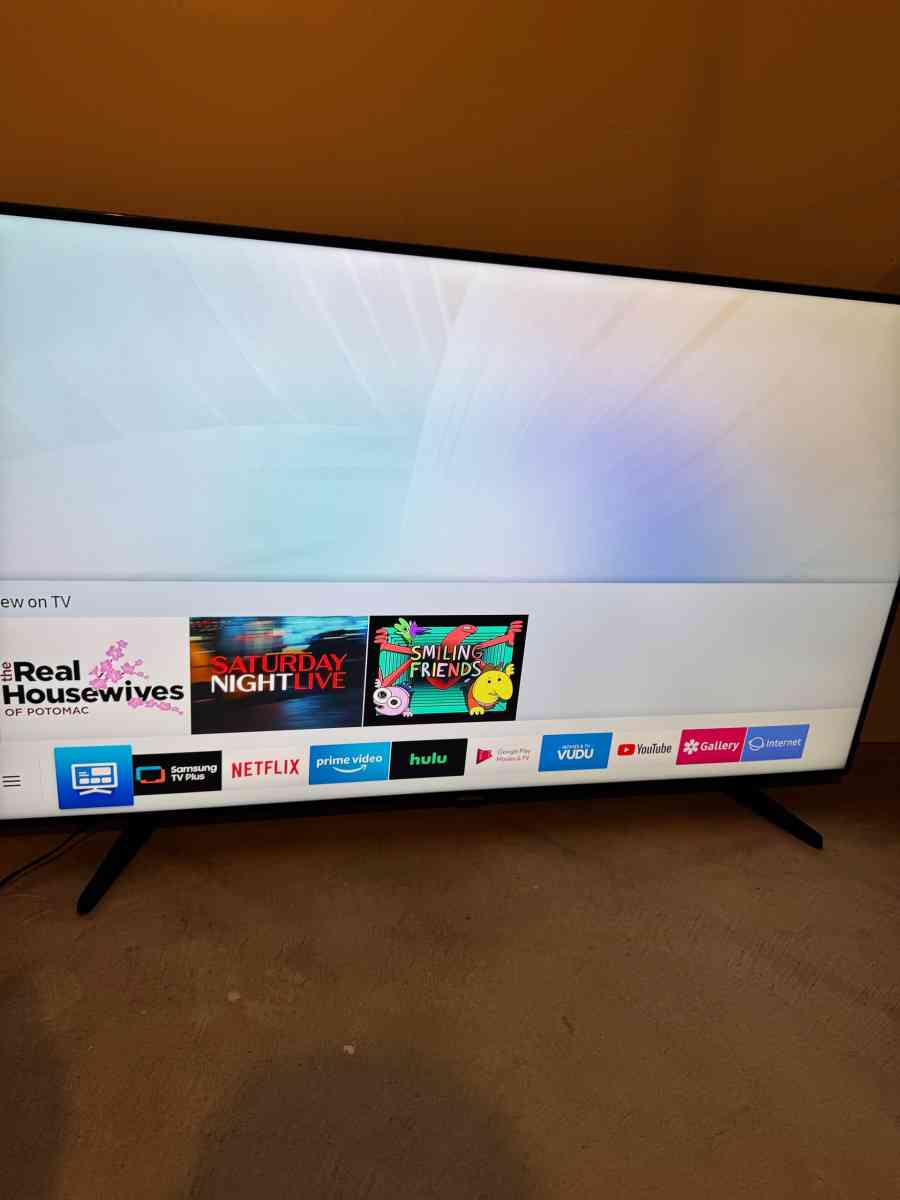 Samsung 65 smart tv sorry no remote - Racine, Wisconsin - FleaMarketBay