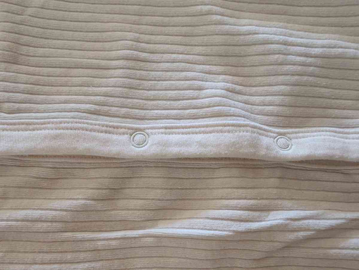 White sleepsuit without feet - Savannah, Georgia - FleaMarketBay