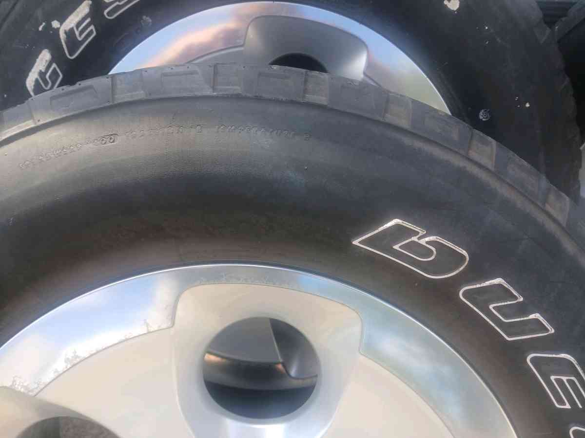 jeep wrangler stock wheels - Pasadena, Texas - FleaMarketBay