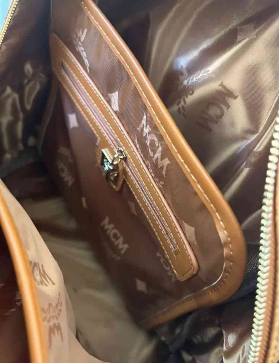 mcm backpack beige size large - Arizona City, Arizona - FleaMarketBay