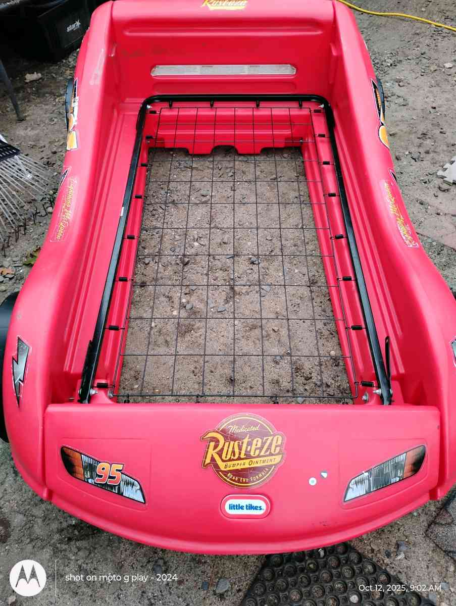 CHILDRENS BED - Hyannis, Massachusetts - FleaMarketBay