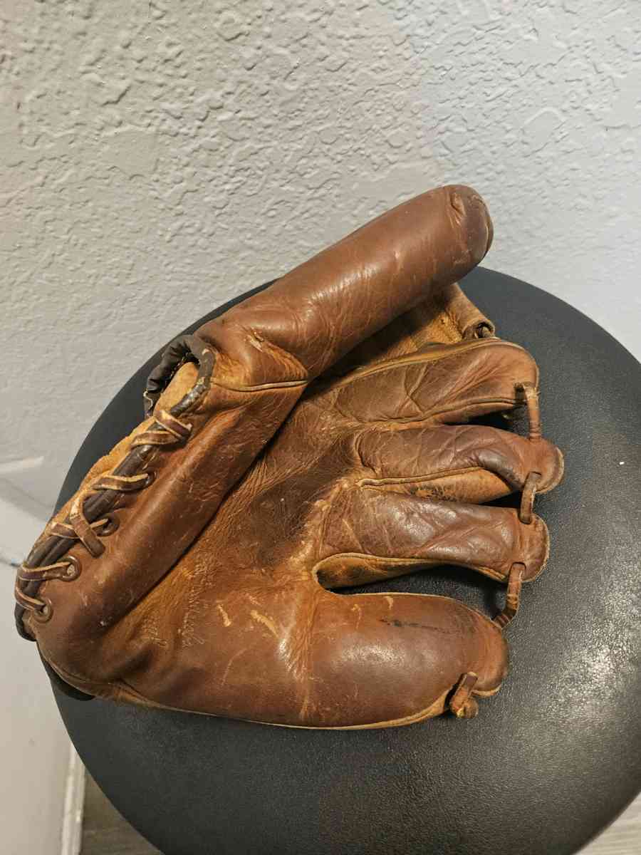 Vtg Nokona G24 RHT Baseball Glove - Tulsa, Oklahoma - FleaMarketBay