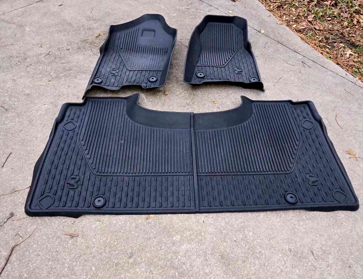 Ram 1500 Floor Mats - Wichita, Kansas - FleaMarketBay