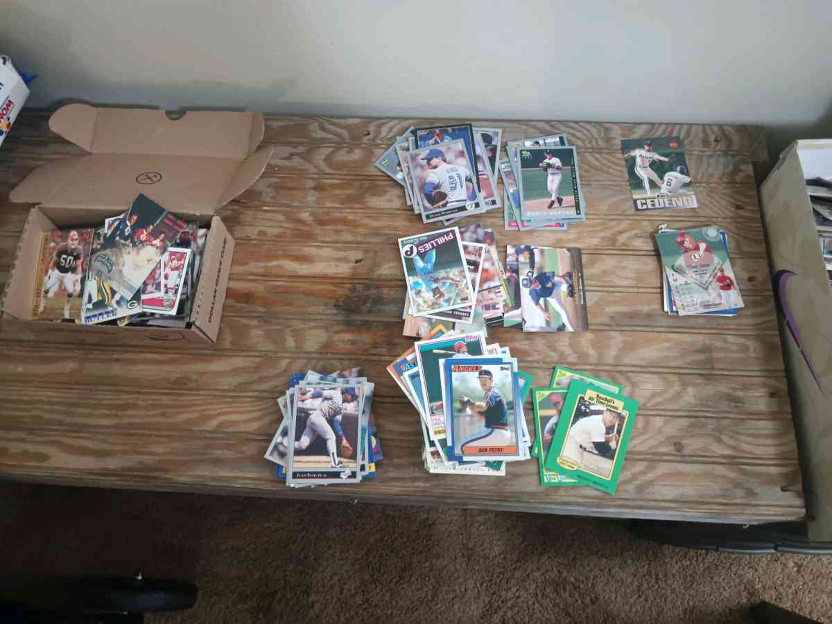 Over 2000 sports cards - Florence, Alabama - FleaMarketBay