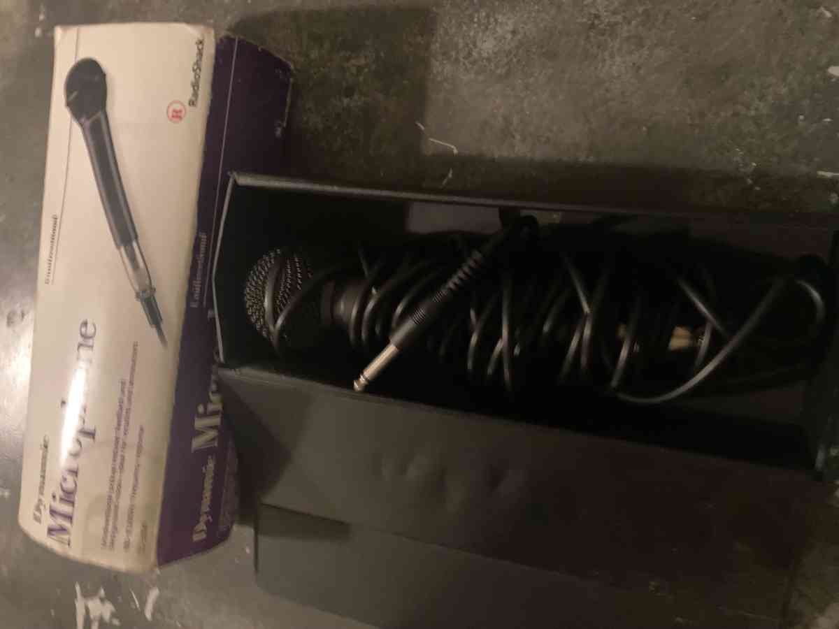 RadioShack Dynamic Microphone - Essington, Pennsylvania - FleaMarketBay