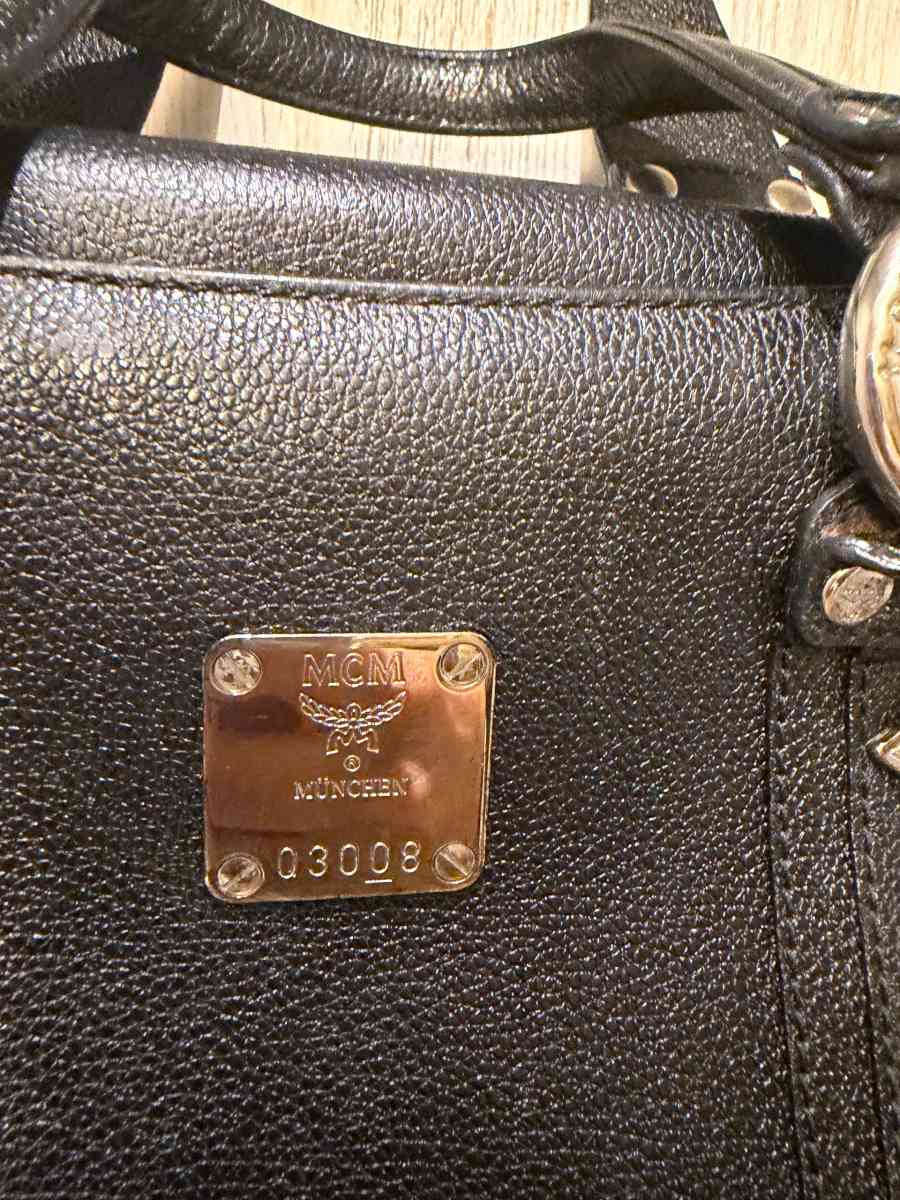 EUC MCM boston bag - Ridgewood, New York - FleaMarketBay