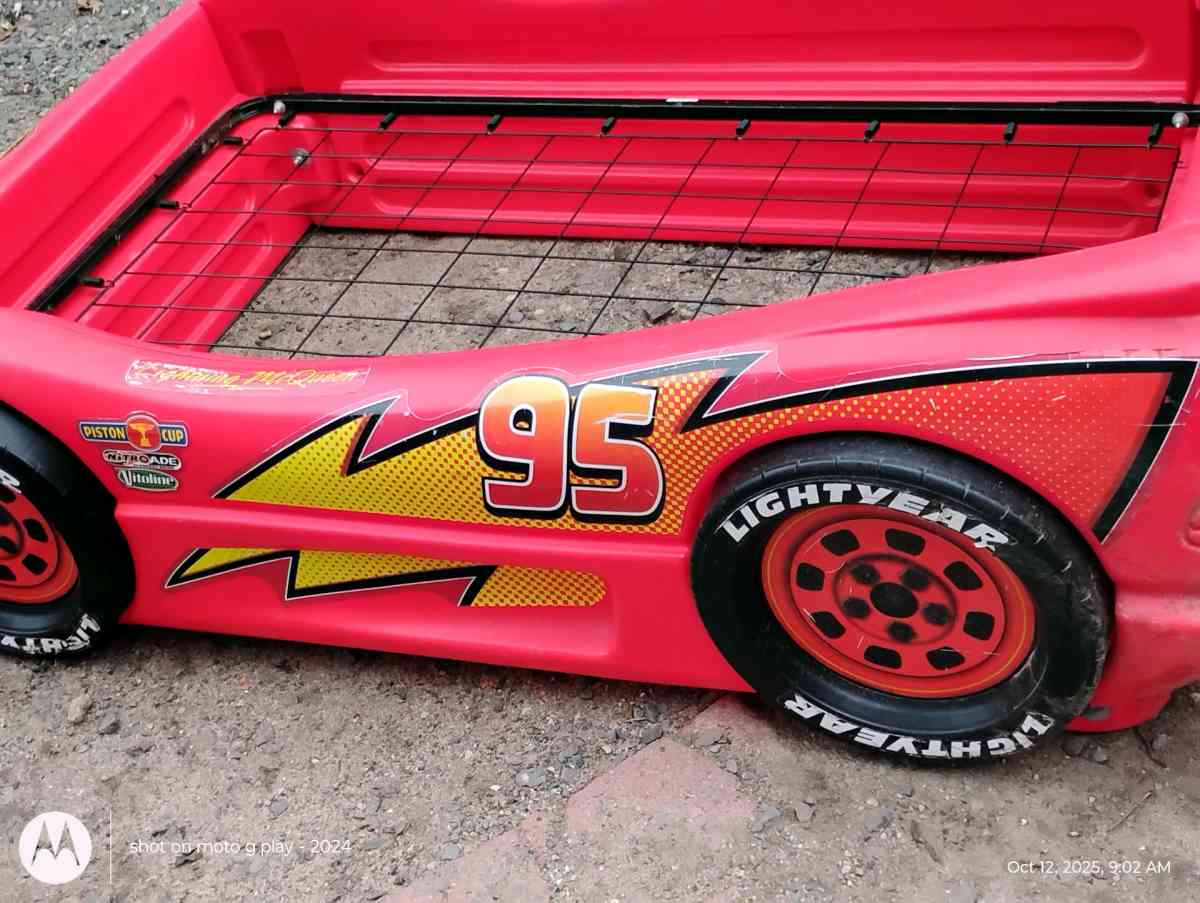 CHILDRENS BED - Hyannis, Massachusetts