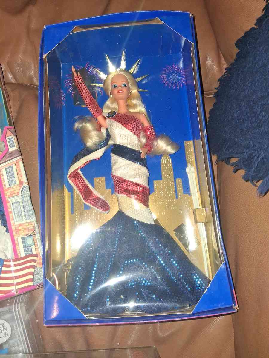 4 barbies from 1994 - Las Vegas, Nevada - FleaMarketBay