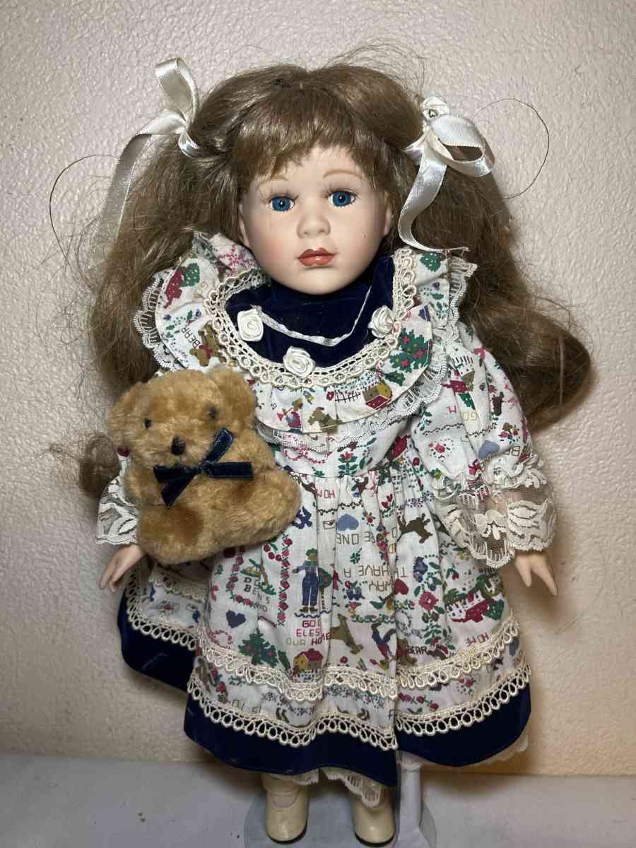 vintage porcelain doll hoding stuffed bear - Camp Verde, Arizona - FleaMarketBay