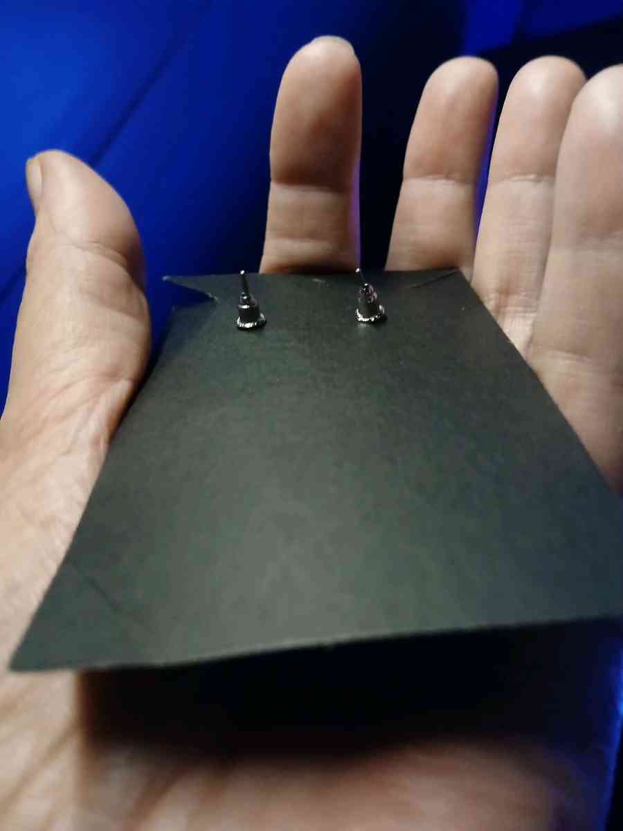 Natural Royal Blue Turquoise 8mm Stud Earrings - Newport News, Virginia - FleaMarketBay