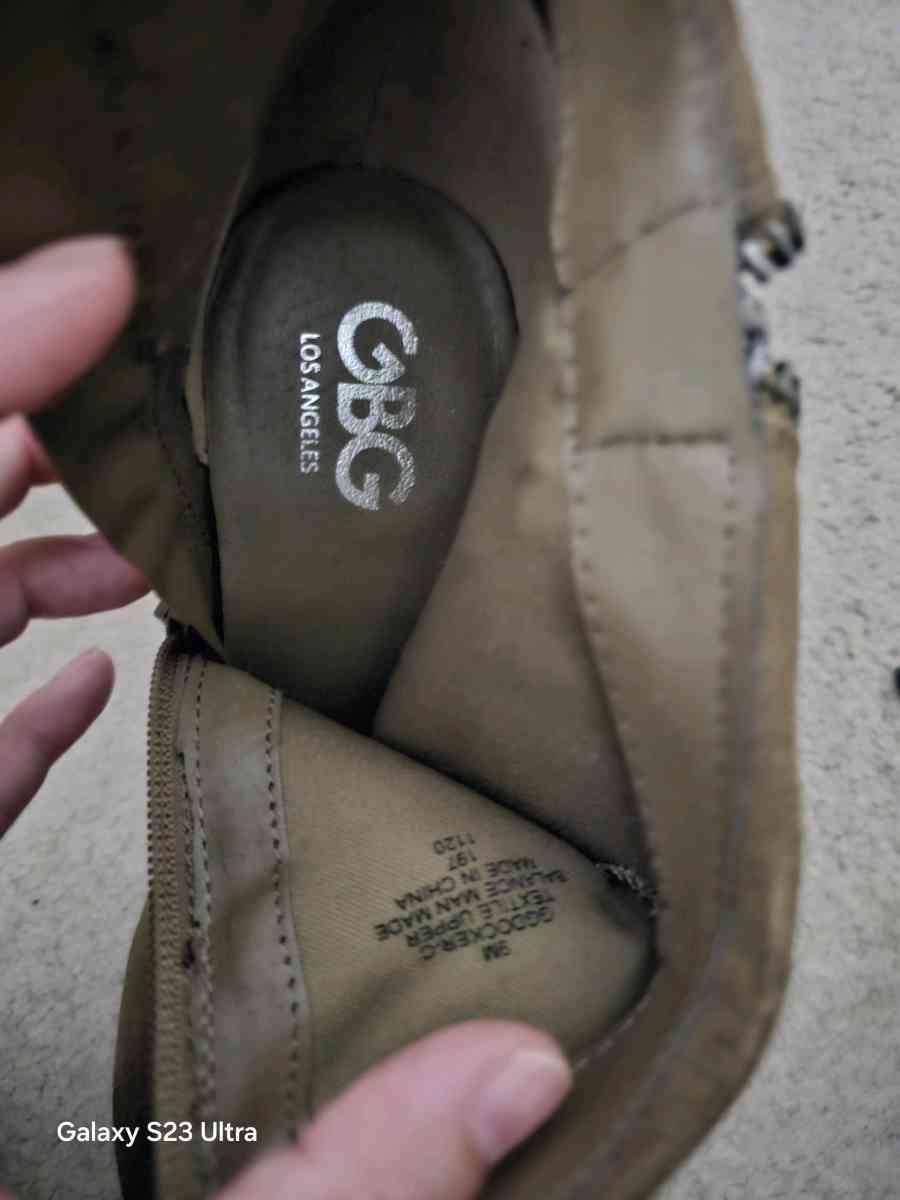 Womens GBG Los Angeles Hazel Greenish Brown suede size 9 ank - Sanford, Maine - FleaMarketBay