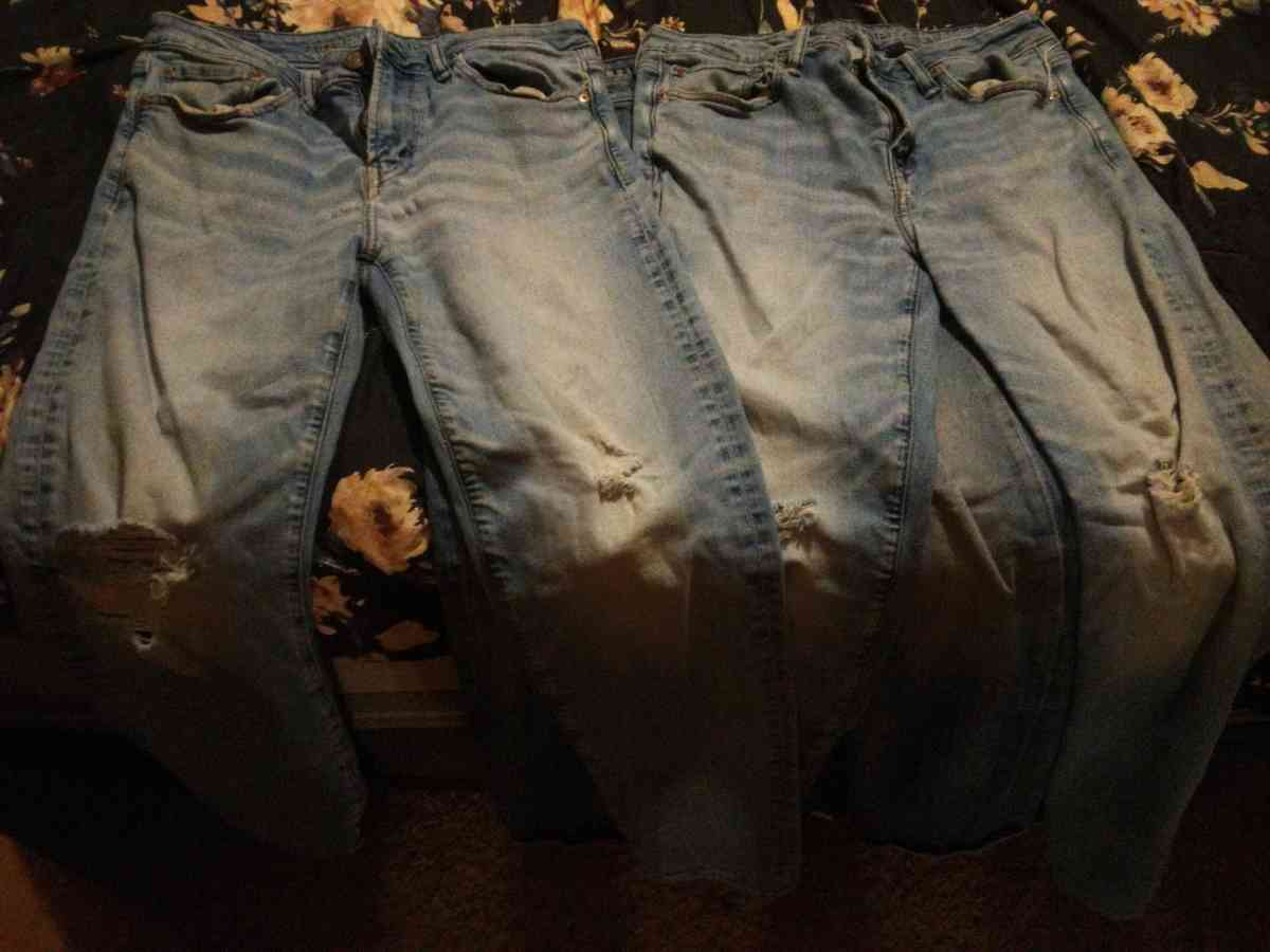 Three American Eagle Jeans Used - Columbia, Kentucky - FleaMarketBay