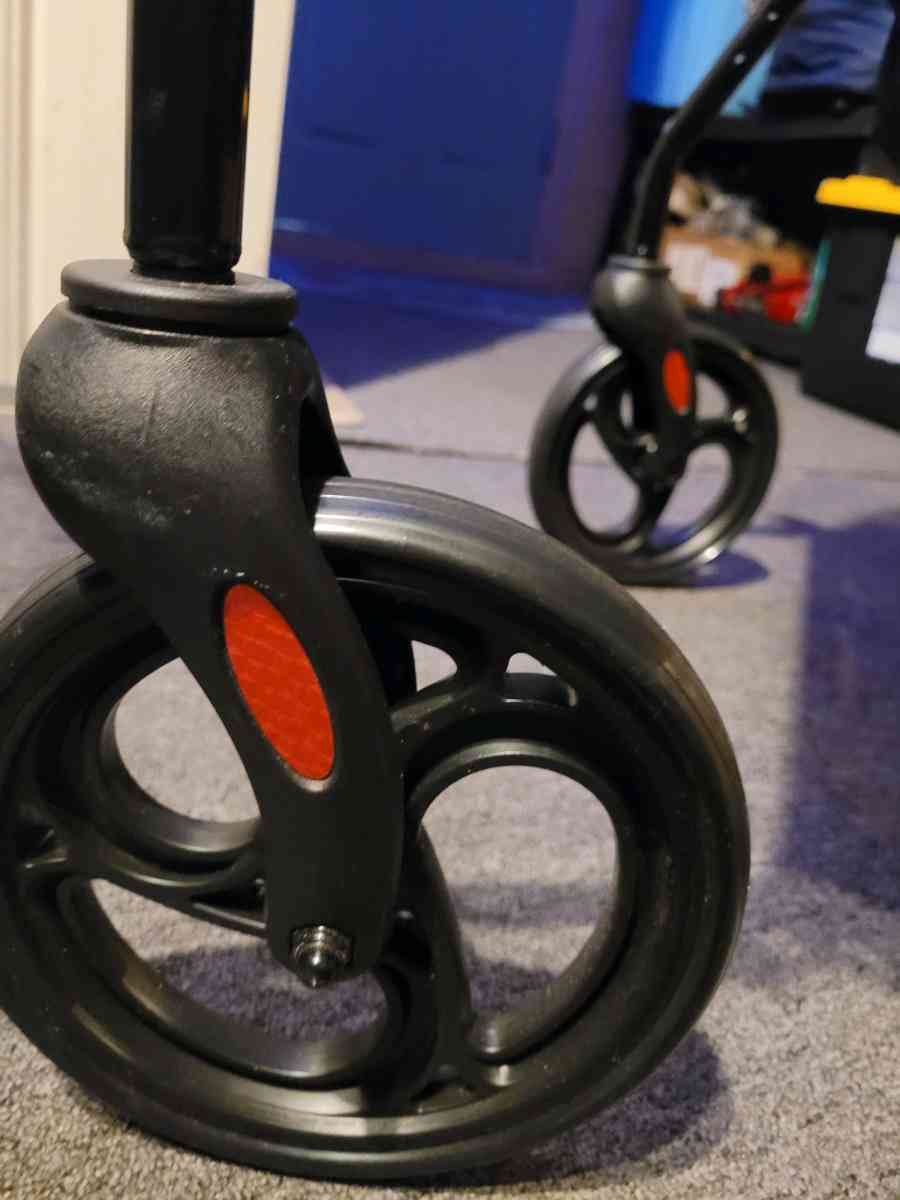 Rollor Walker Like New - Titusville, Florida - FleaMarketBay