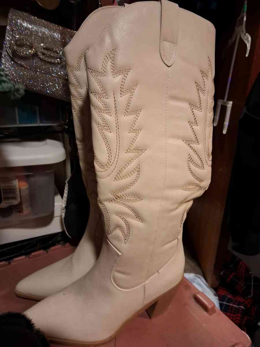 new cowgirl knee high boots - Aurora, Colorado - FleaMarketBay