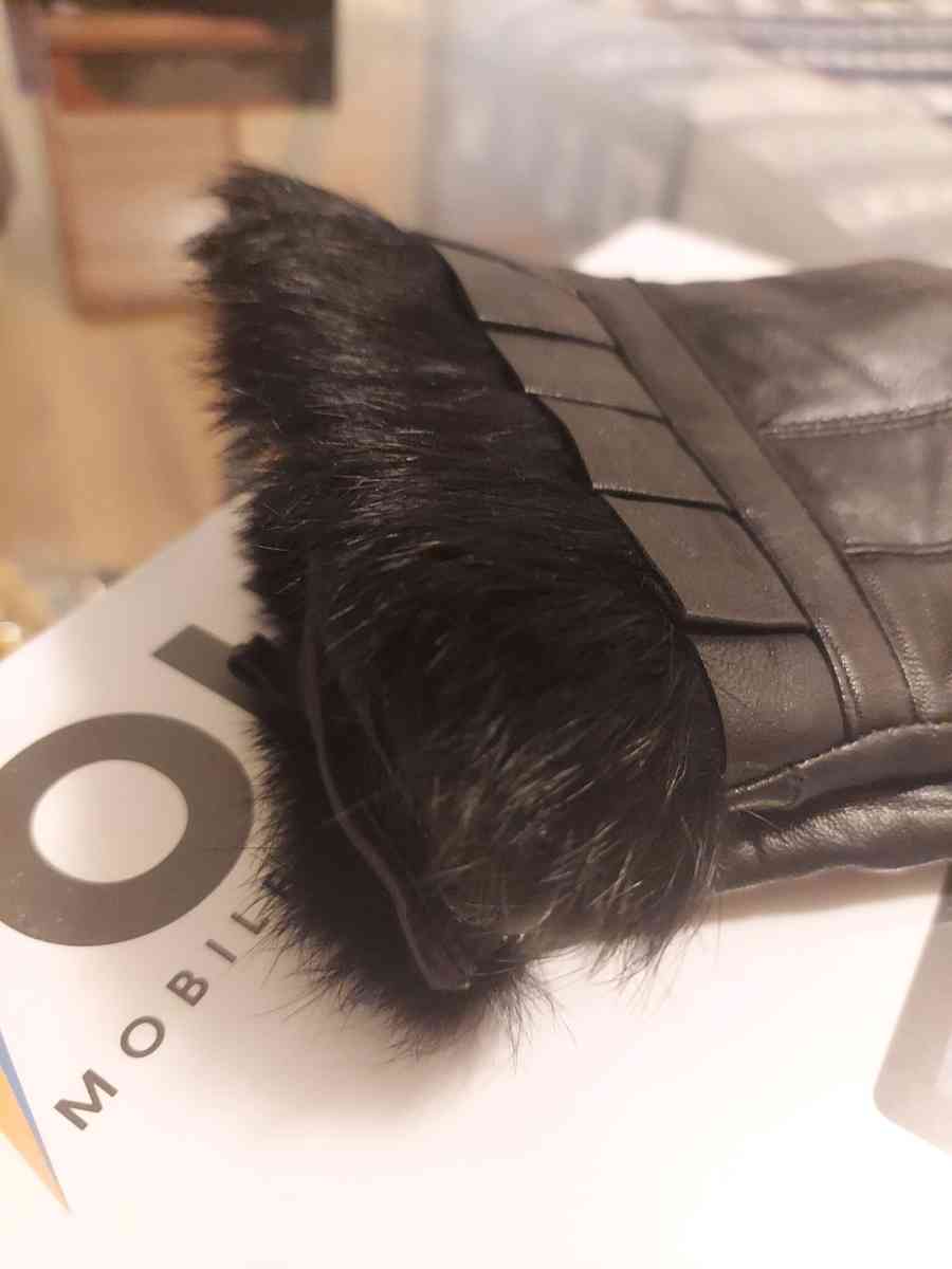 Condition Like NEW Sofia CashmereLeather  Cashmere Gloves - Brooklyn, New York - FleaMarketBay
