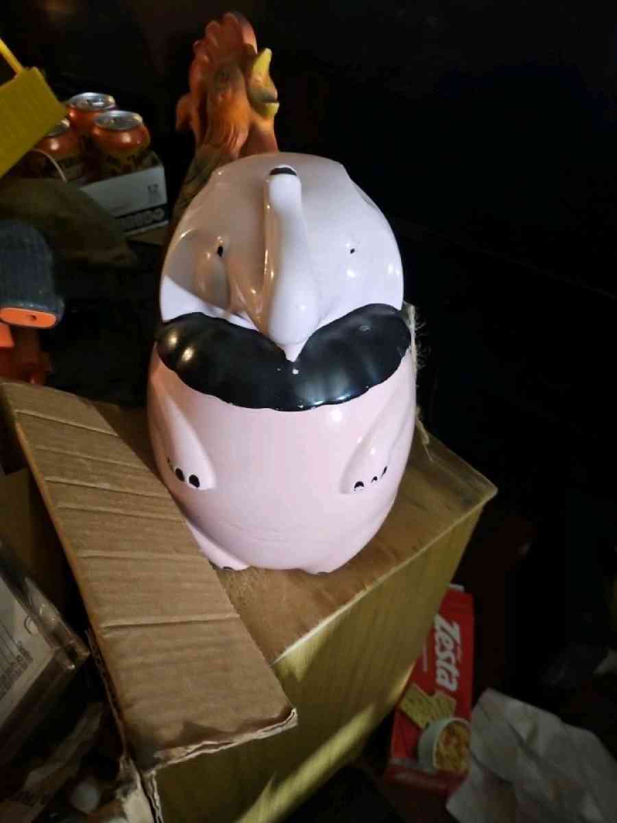 Shawnee pink elephant cookie jar - Elwood, Indiana