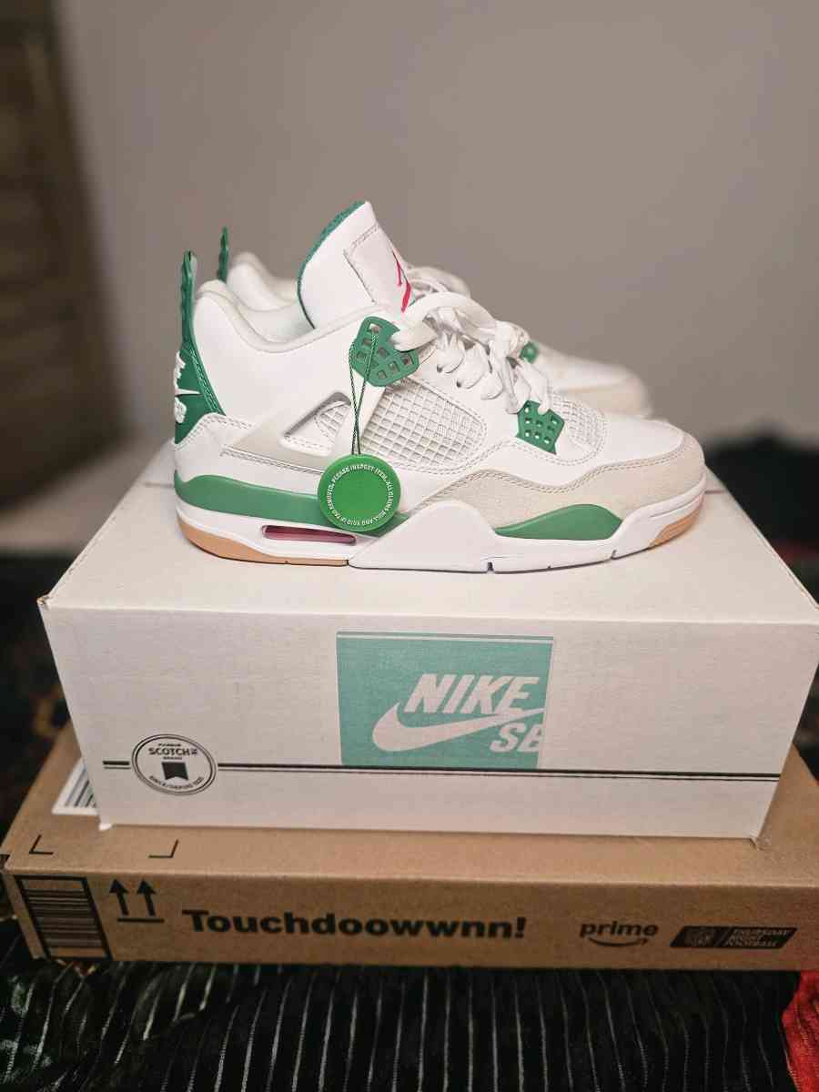 NEW JORDAN NIKE RETRO 4 SB ORIGINAL - Goldsboro, North Carolina