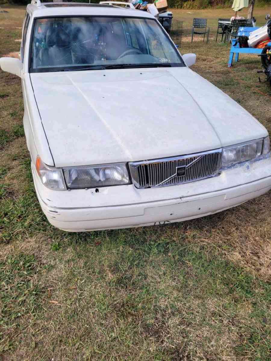 1996 Volvo station wagon 960