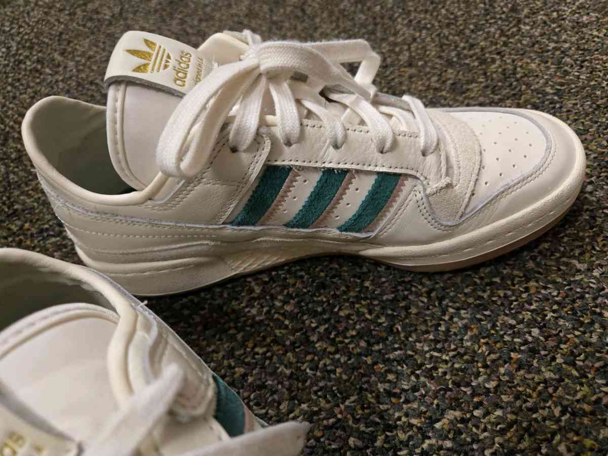 Womens adidas Forum shoes - Peoria, Arizona - FleaMarketBay