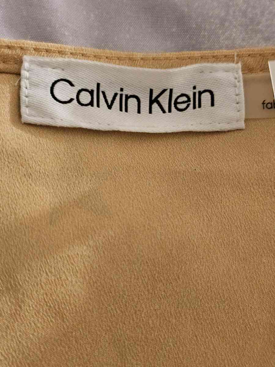 Calvin Klein light peach short sleeve blouse size large - Sanford, Maine - FleaMarketBay