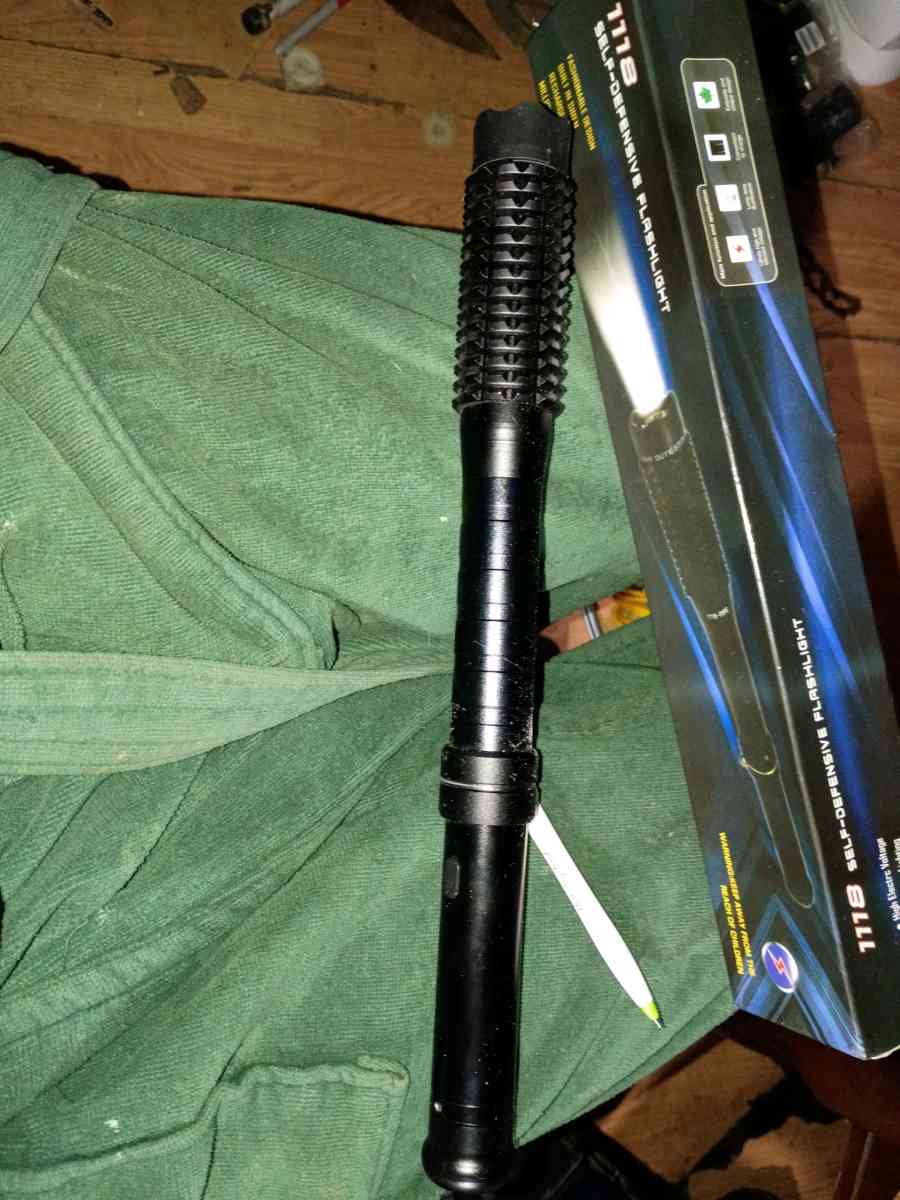 stun baton flashlight combo - Ponca City, Oklahoma - FleaMarketBay
