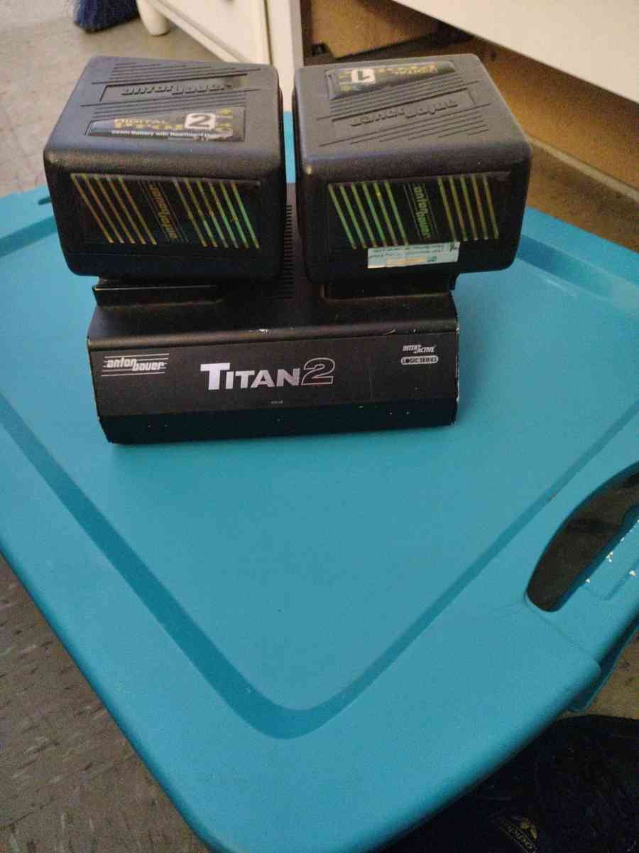Anton Bauer Titan 2 Battery Charger with 2 battery packs - Flushing, New York