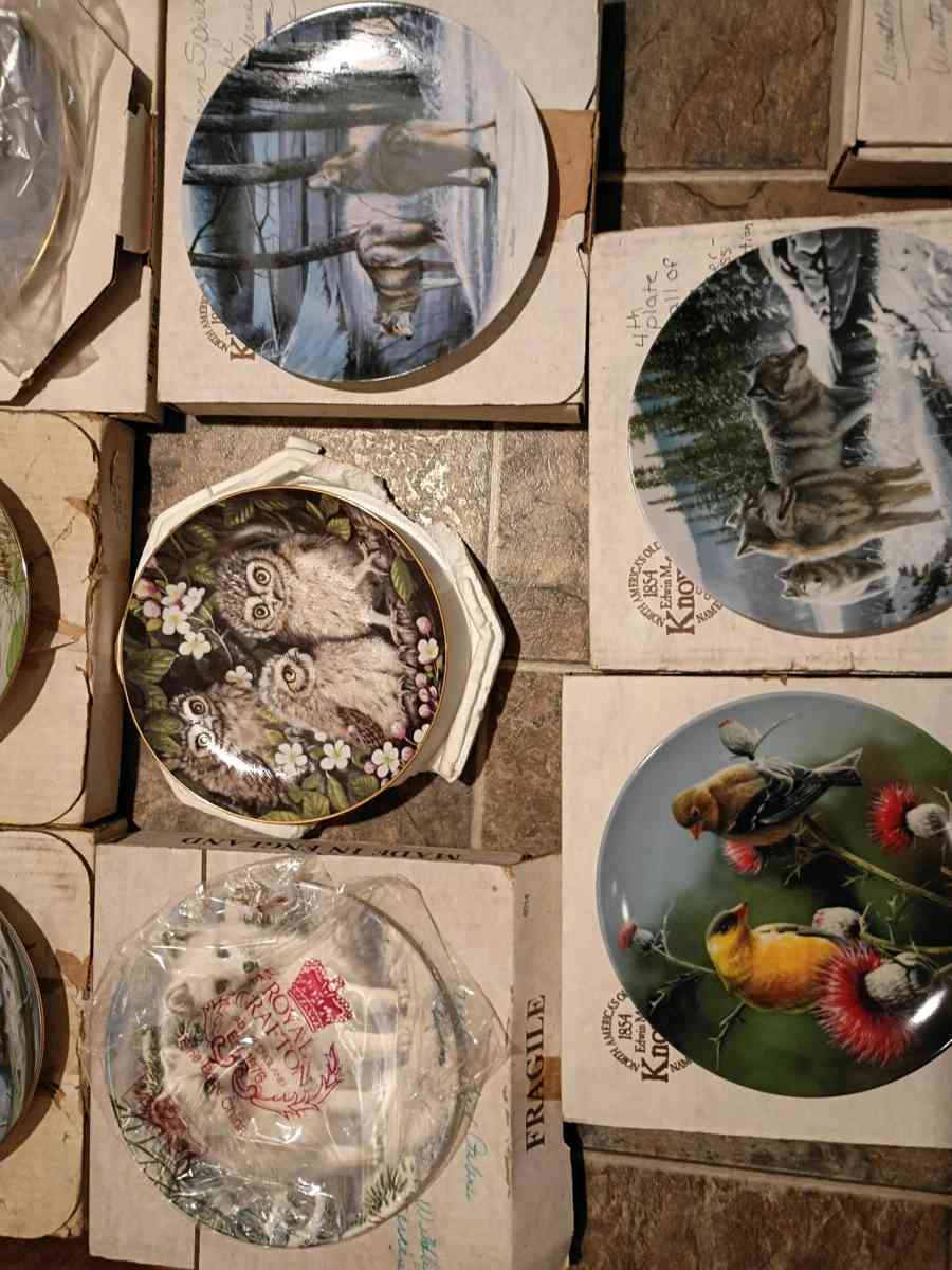 Franklin Mint and Bradford Exchange plates - Fond Du Lac, Wisconsin - FleaMarketBay