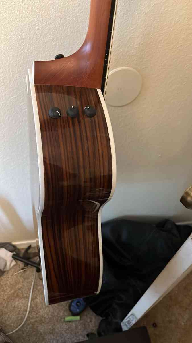 Taylor guitar 214ce dlx - Springdale, Arkansas - FleaMarketBay