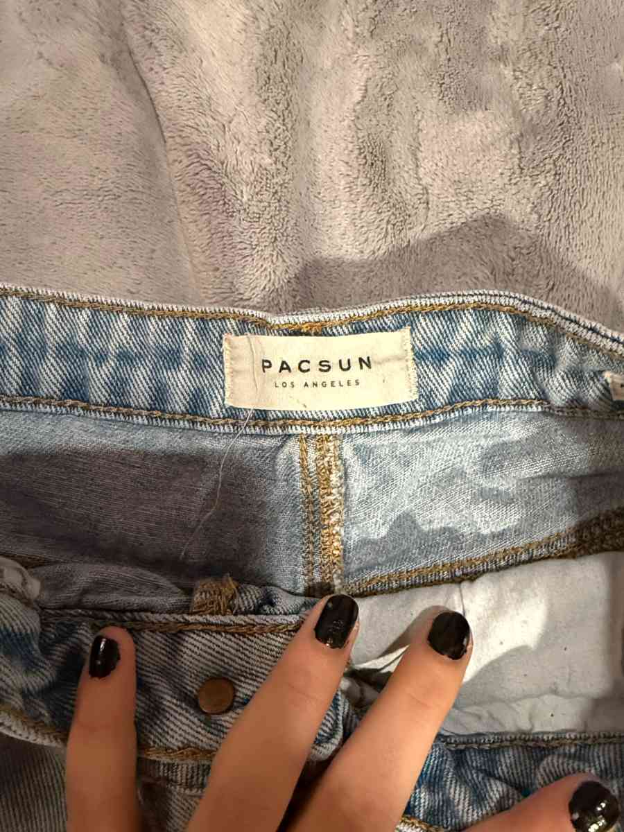 PacSun women jean shorts - Trenton, Missouri - FleaMarketBay