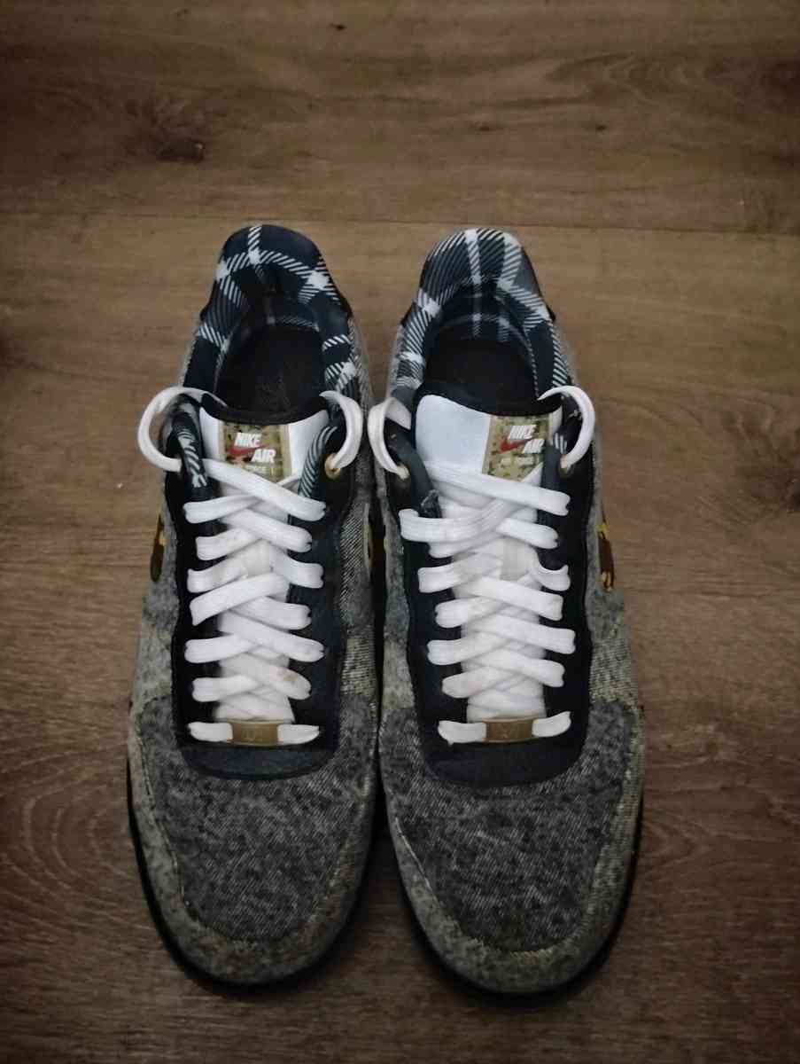 Mens Limited Edition Air Force One Sneakers size 10 - Columbus, Ohio - FleaMarketBay