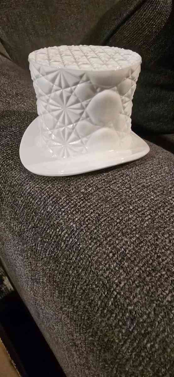 Fenton Milk Glass Hat - Georgetown, Texas - FleaMarketBay