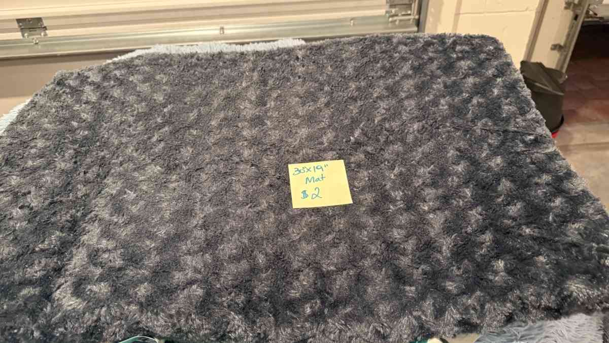 dog beds - Apollo Beach, Florida - FleaMarketBay