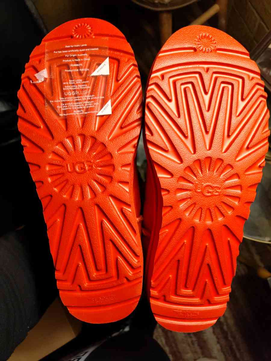 Classic Ultra Mini UGG boots Red size 7 - Mogadore, Ohio - FleaMarketBay