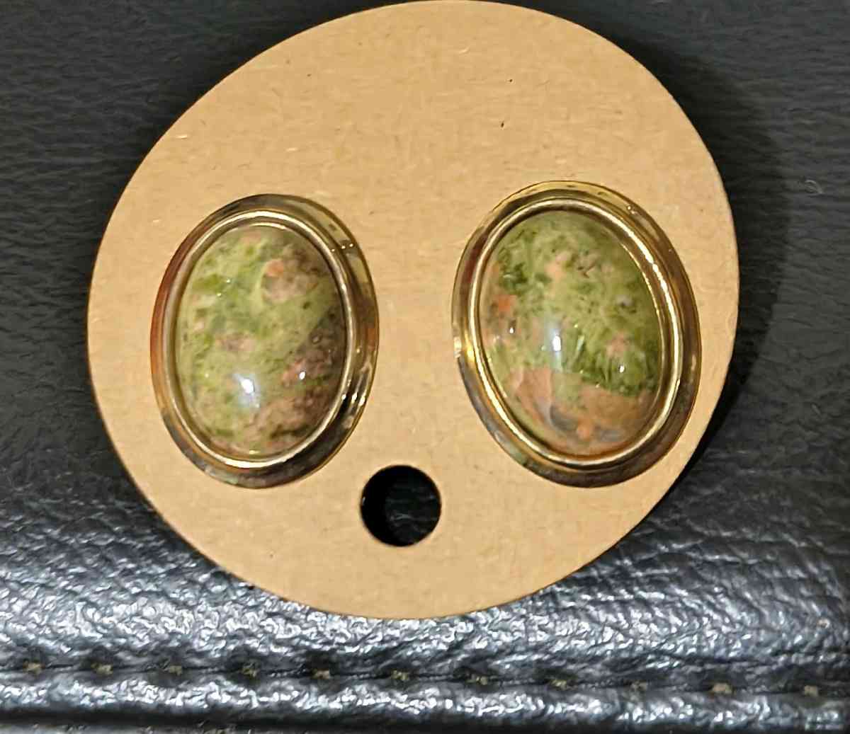 Vintage 1970s Unakine Chobchon Gold Tone Stud Earrings - Lowell, Massachusetts