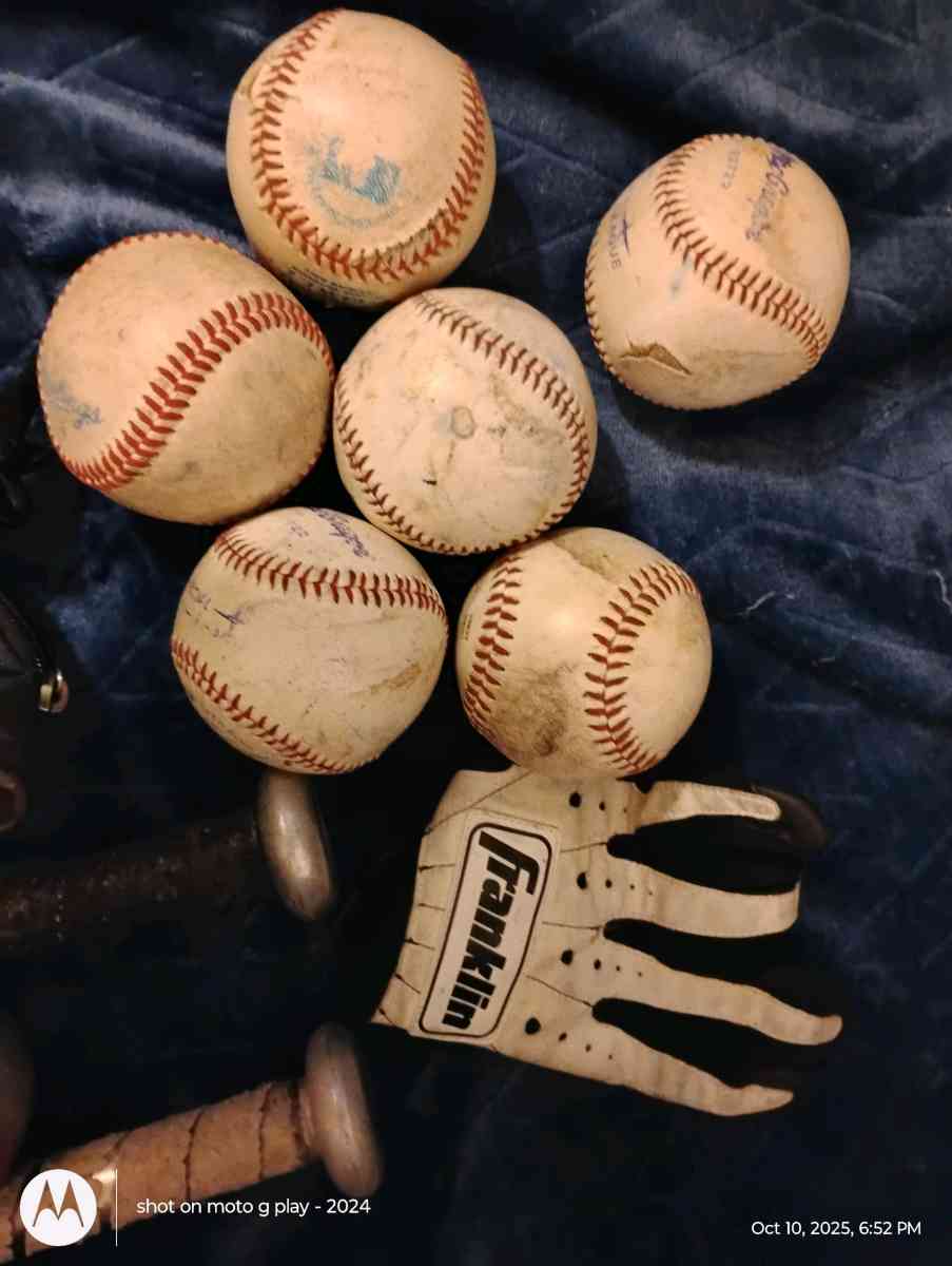 BASEBALL EQUIPMENT - Hyannis, Massachusetts - FleaMarketBay