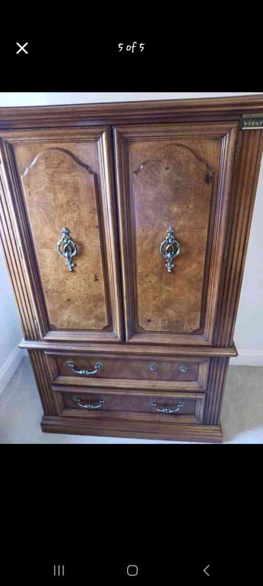 Bedroom Suite - Concord, North Carolina - FleaMarketBay