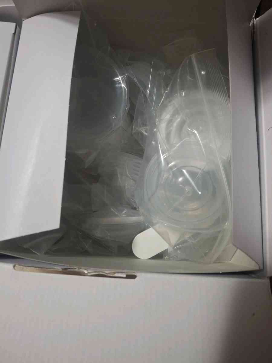 name brand baby girl breast pump - Ozark, Missouri - FleaMarketBay