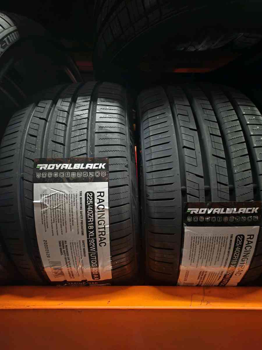 EN VENTA ROYAL BLACK 225 40zR18 Racing Trac - Los Angeles, California - FleaMarketBay