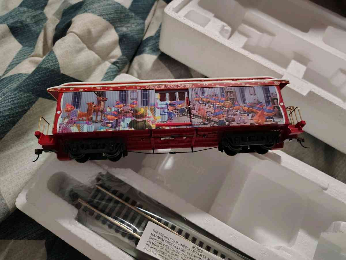 Hawthorne Village Rudolph Train set - Manteca, California - FleaMarketBay