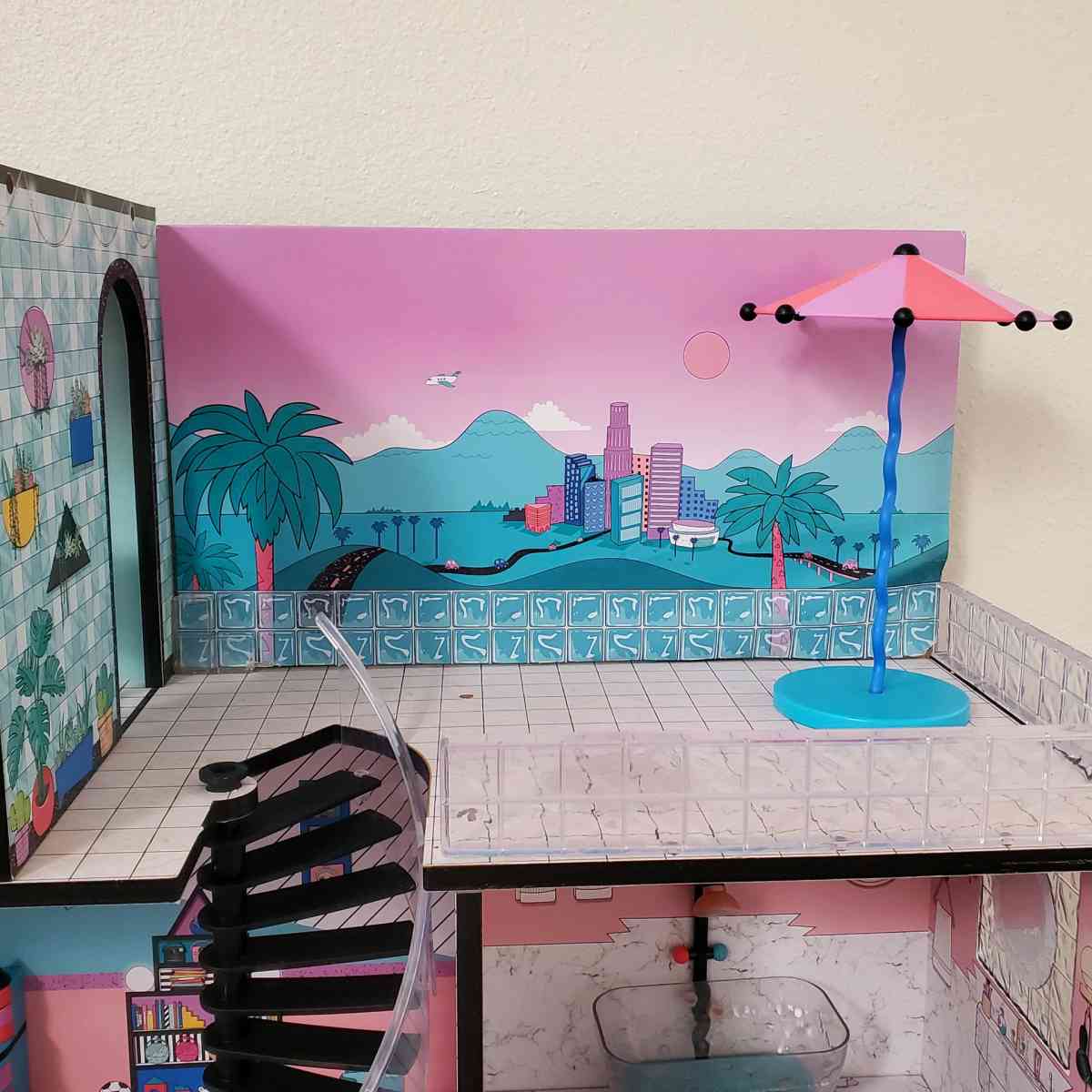 LOL Dollhouse Read Description - Altamonte Springs, Florida - FleaMarketBay