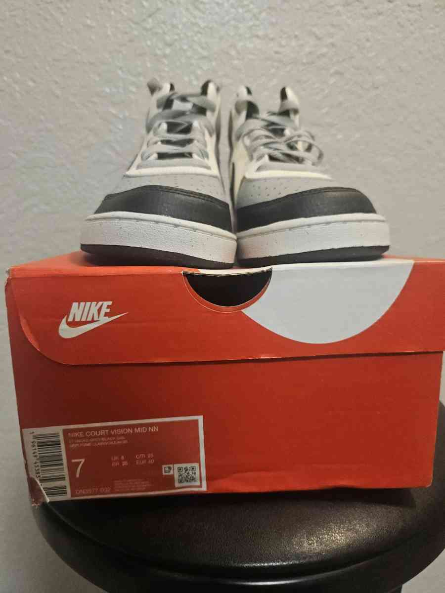 Nike Court Vision NN Mens Sneakers - Tulsa, Oklahoma - FleaMarketBay