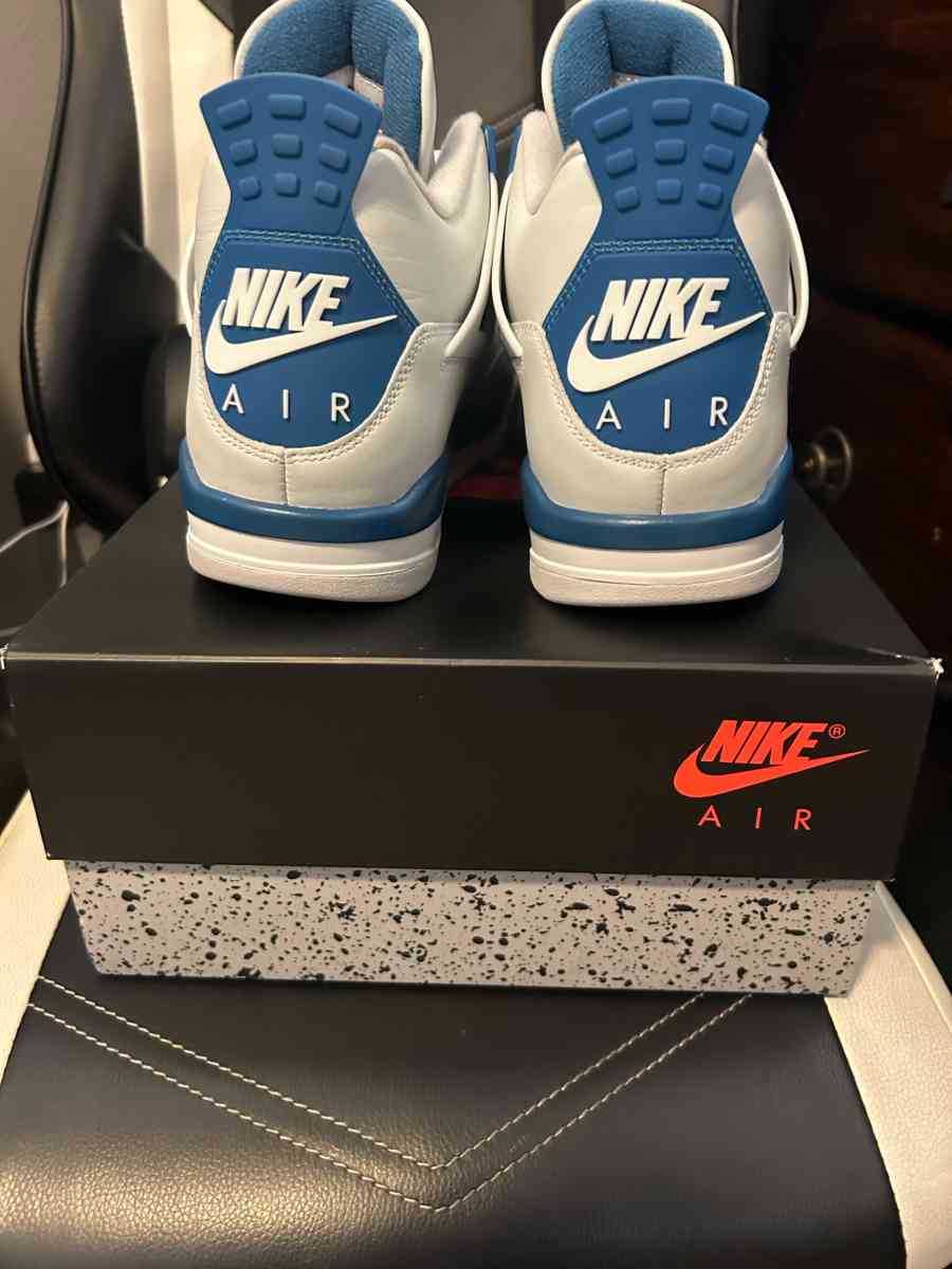 Air Jordan Retro 4s - Port Saint Lucie, Florida - FleaMarketBay