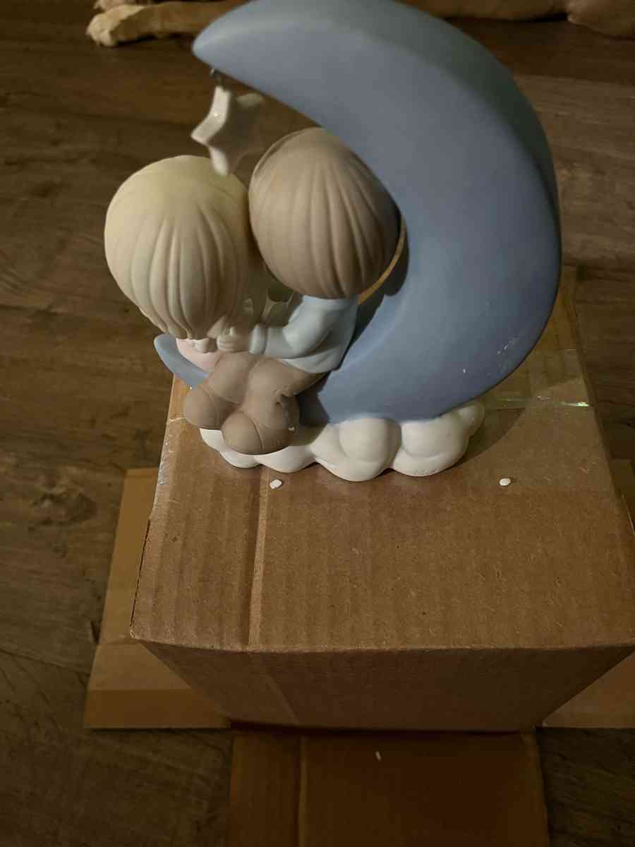 Precious Moments I love you to the moon and back - Toledo, Ohio - FleaMarketBay