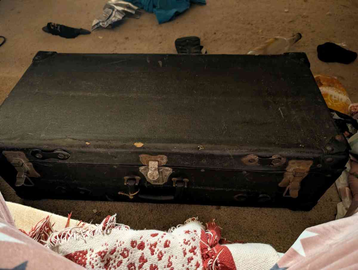 steamer trunk - Rockford, Illinois - FleaMarketBay