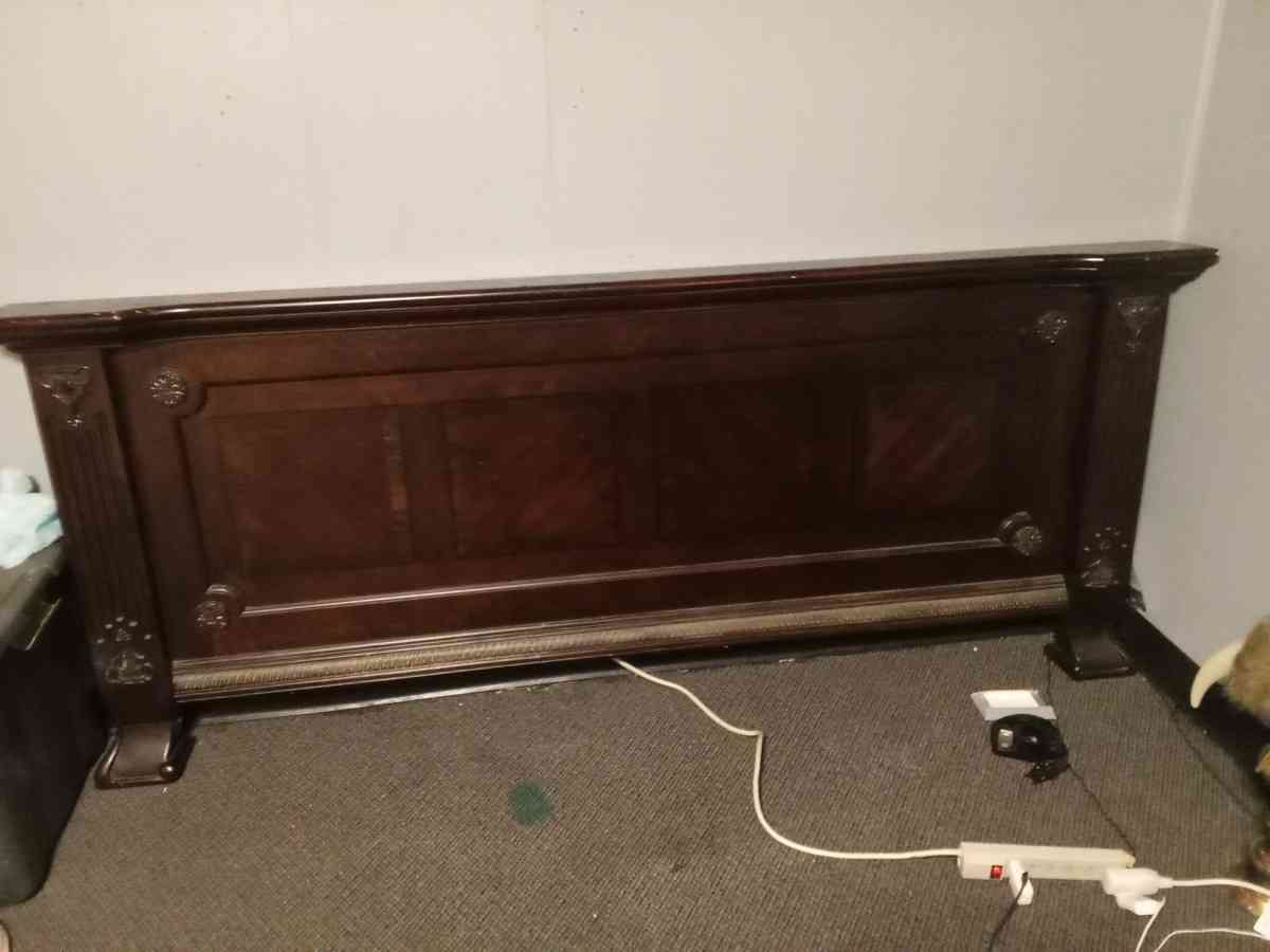 king size bed frame headboard and footboard - Lima, Ohio - FleaMarketBay