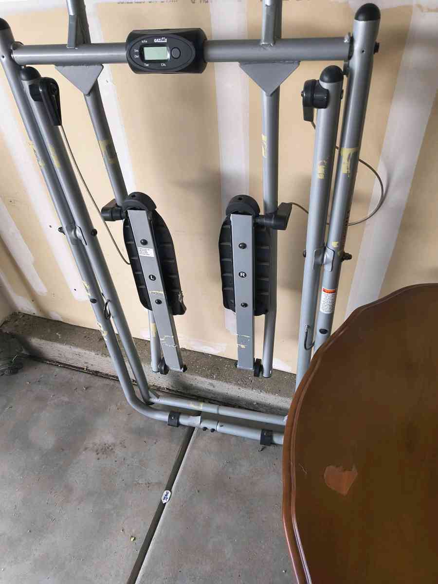 Gazelle Glider Exercise Machine  Smooth LowImpact Cardio Tra - Lincoln, California - FleaMarketBay