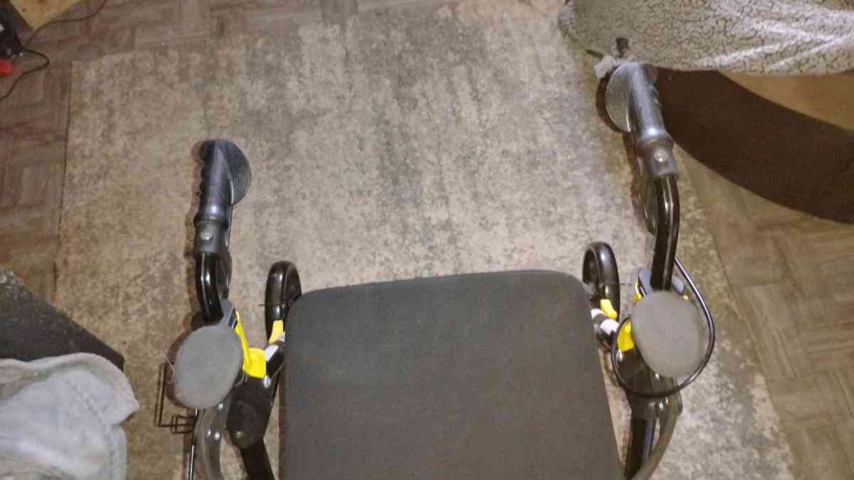 medline stand up an sit down Walker - Lafayette, Indiana - FleaMarketBay