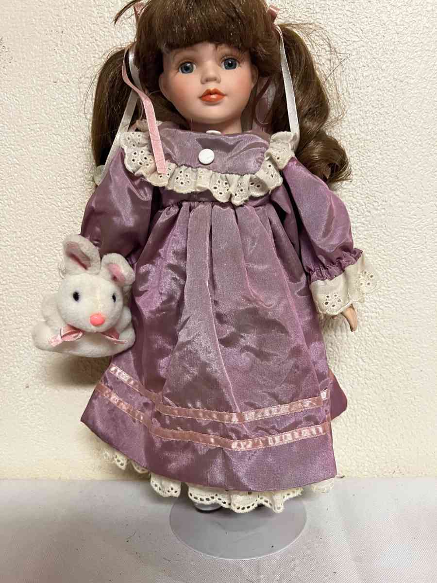 vintage porcelain doll - Camp Verde, Arizona - FleaMarketBay